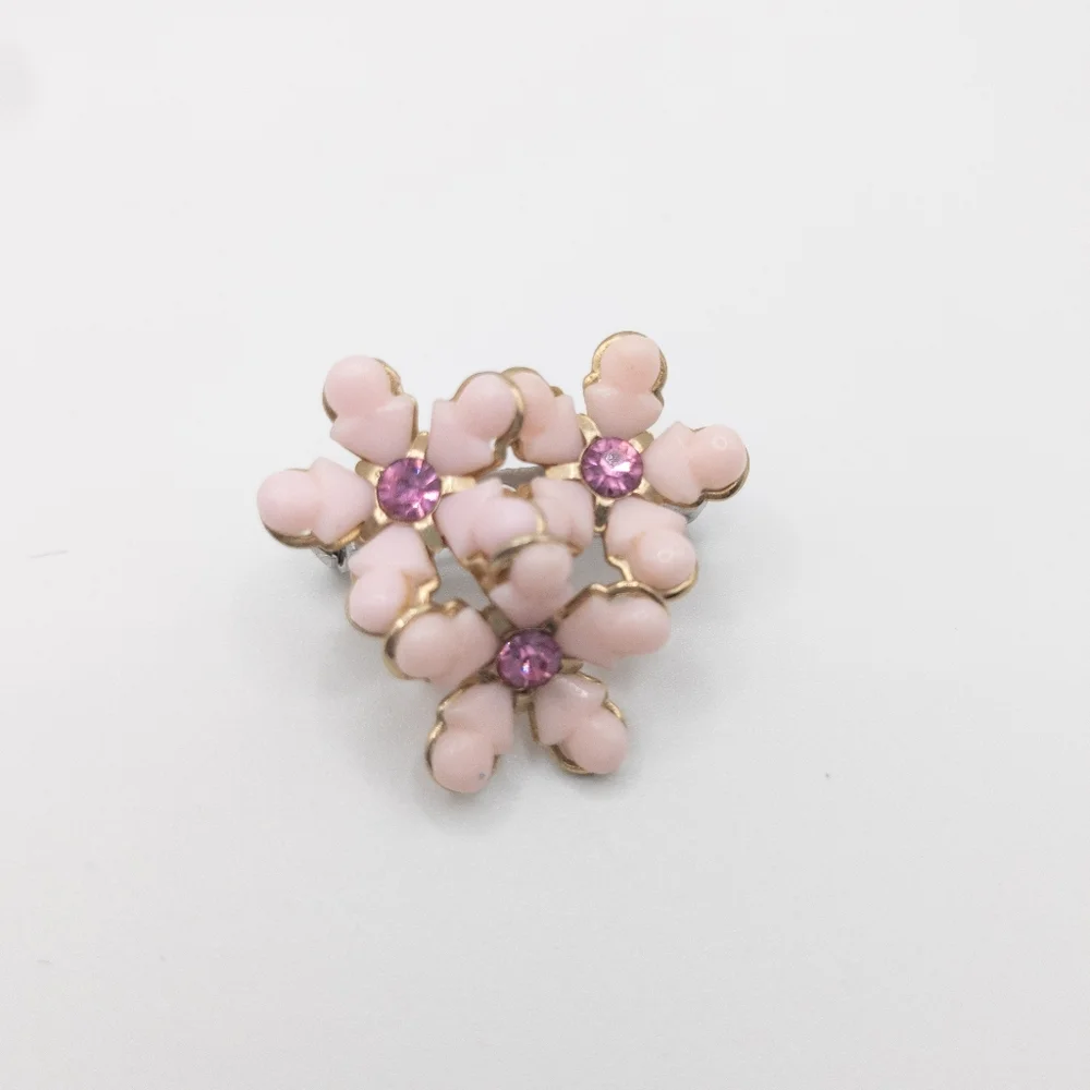 Retro Necklace, Earrings, and Brooch In Beautiful Pastel Pink Feminine Cottage - Picture 4 of 5